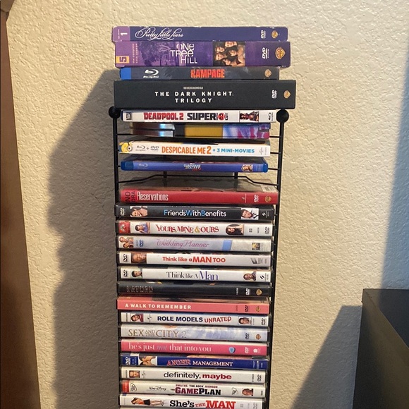 Bundle of 54 DVDs or Blu-ray movies - Picture 3 of 3
